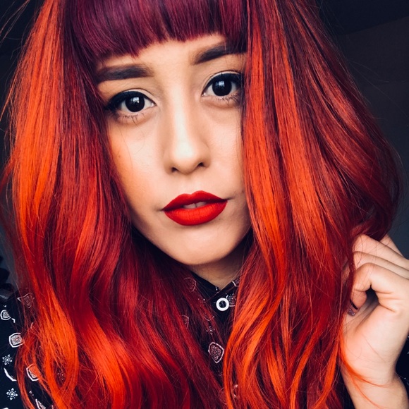 Meet your Posher, Janet - Picture 1 of 1